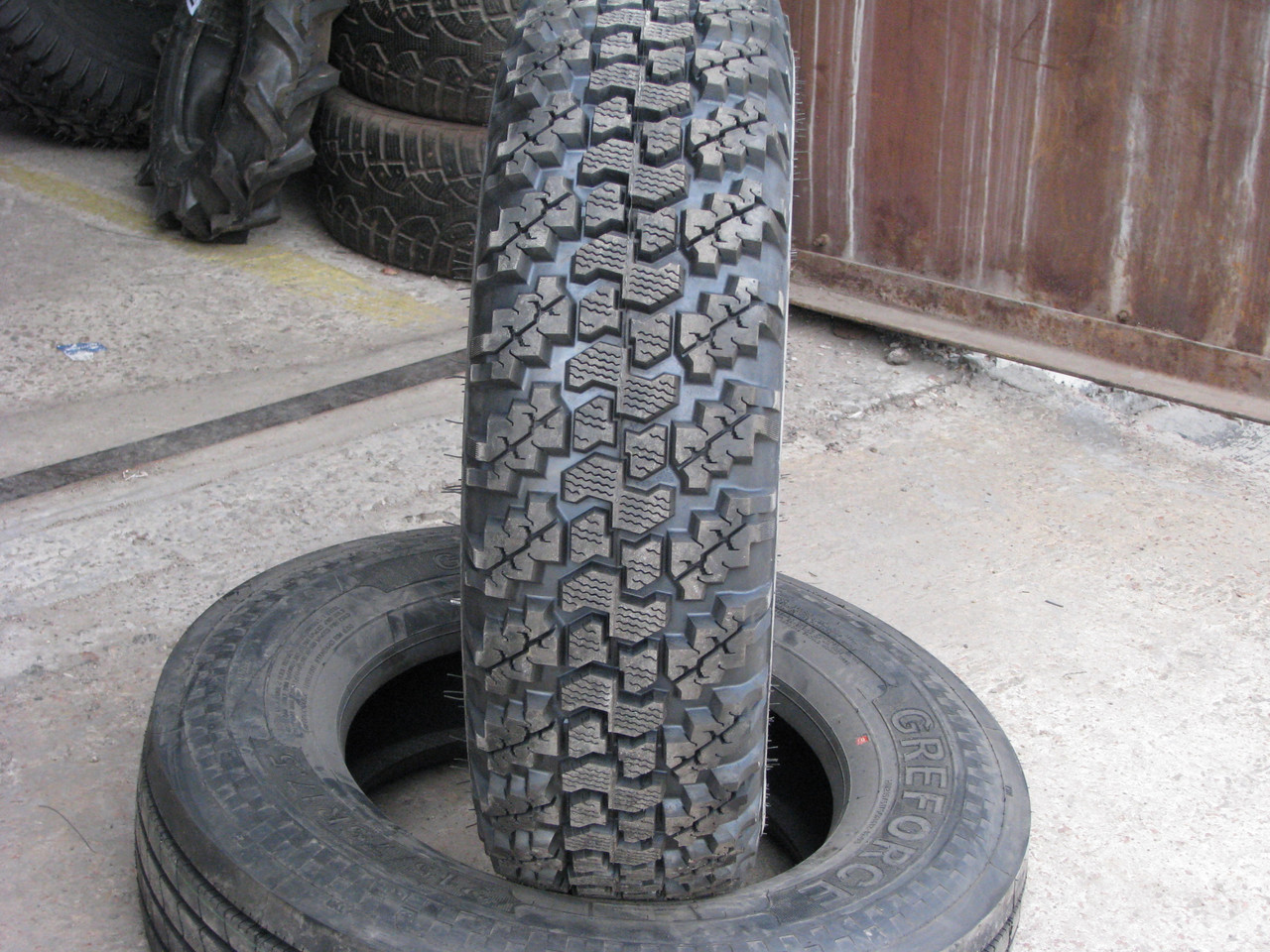 

Шины 235/75R15 Алтайшина Forward Safari-530, всесезонные для УАЗ