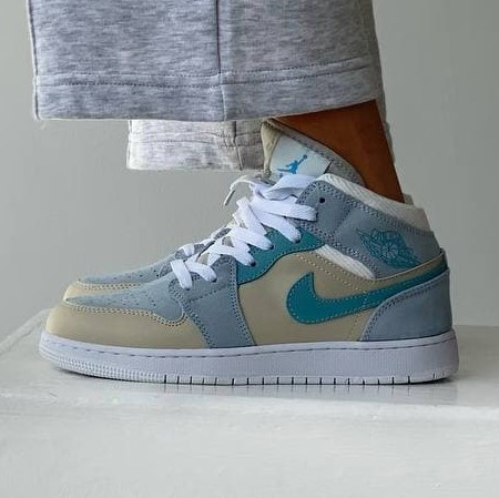 

Nike Air Jordan 1 Mid Beige Gray Green | кроссовки женские; бежевые/серые/зеленые; высокие; Джордан, Разные цвета