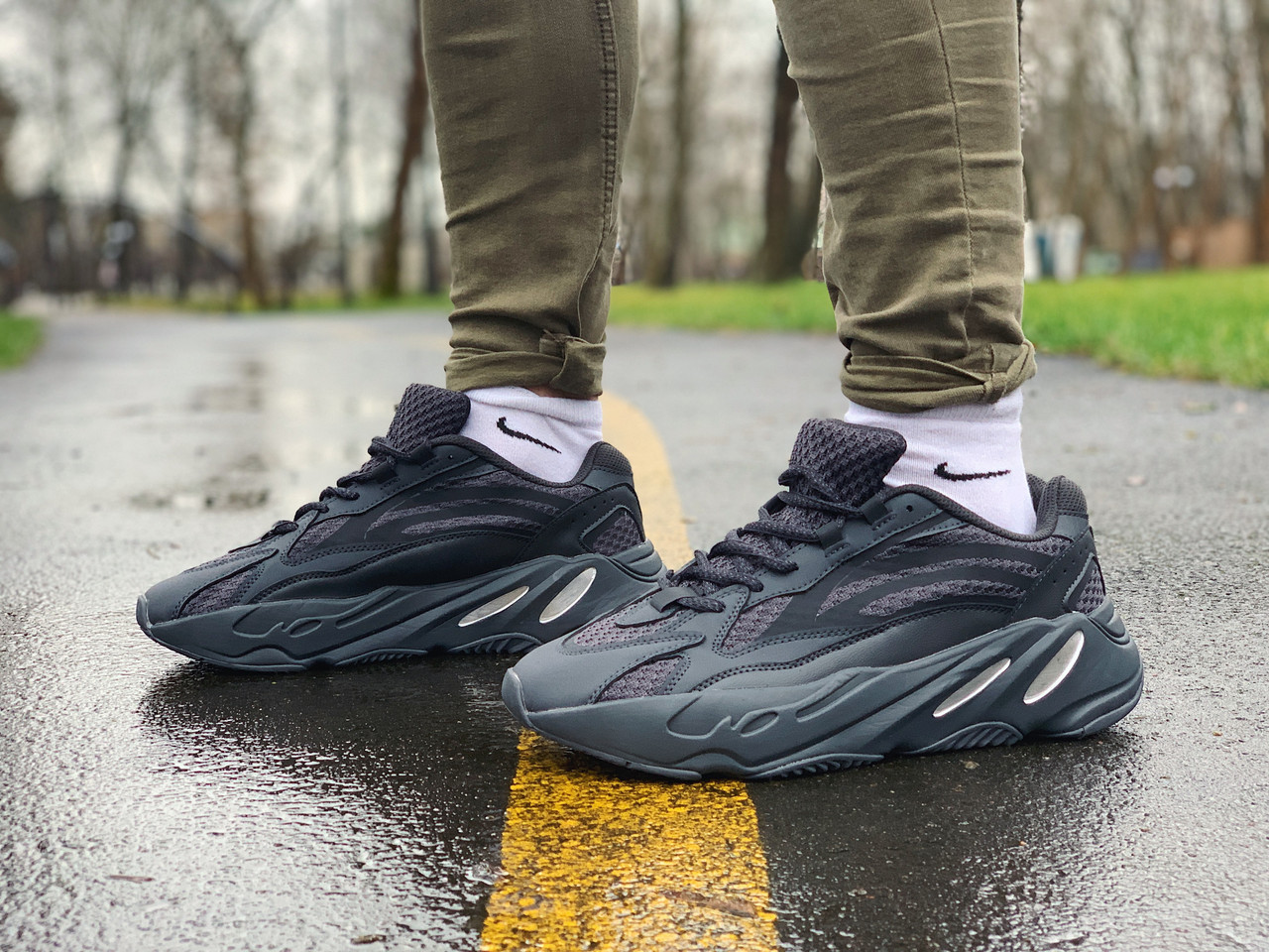 

Кроссовки Adidas Yeezy Boost 700 Адидас Изи Буст (41,42,44,45) 43, Черный