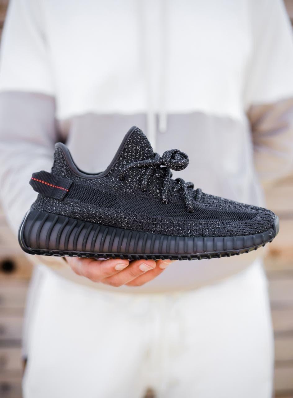 

Женские кроссовки Adidas Yeezy Boost 350 v2 Black Static / Адидас Изи Буст 350 в2 Черные Рефлективные 38, Черный