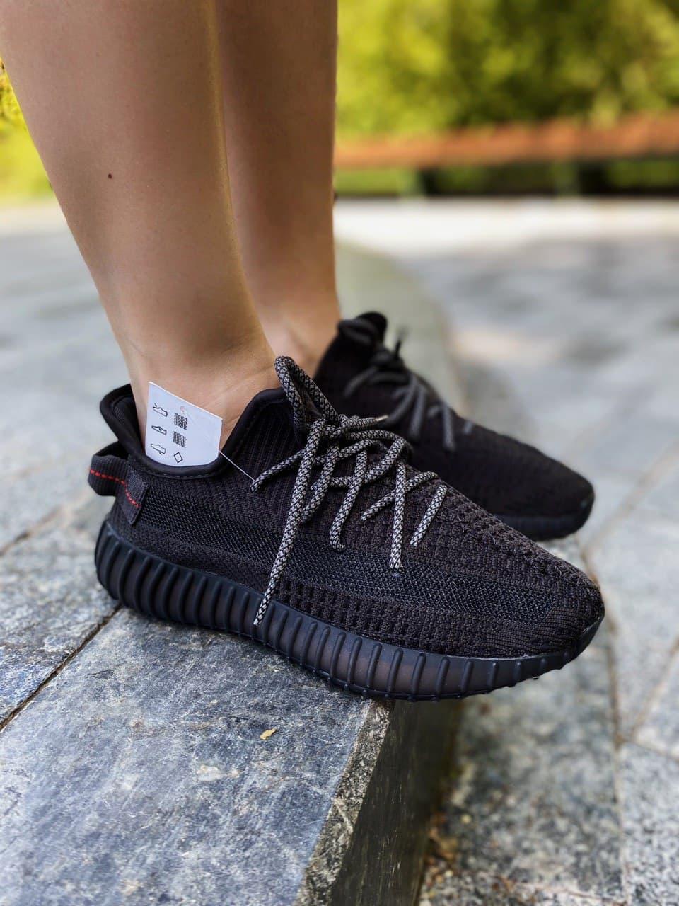 

Женские кроссовки Adidas Yeezy Boost 350 v2 Black Reflective laces / Адидас Изи Буст 350 в2 Черные 41, Черный