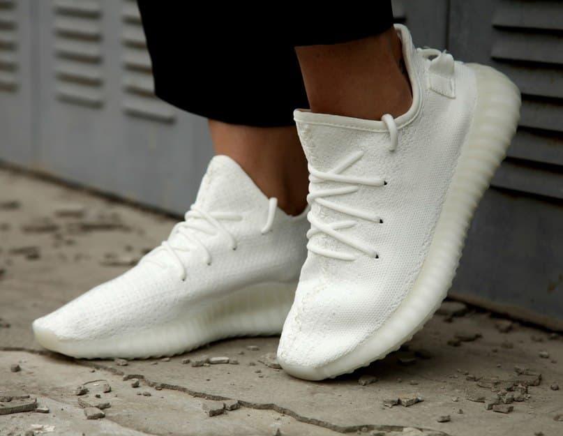 

Мужские кроссовки Adidas Yeezy Boost 350 v2 White / Адидас Изи Буст 350 в2 Белые 43, Белый