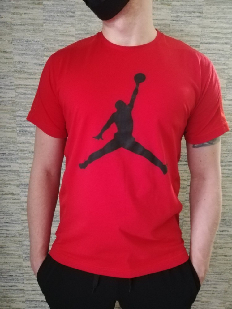 

Мужская красная футболка Nike Jordan