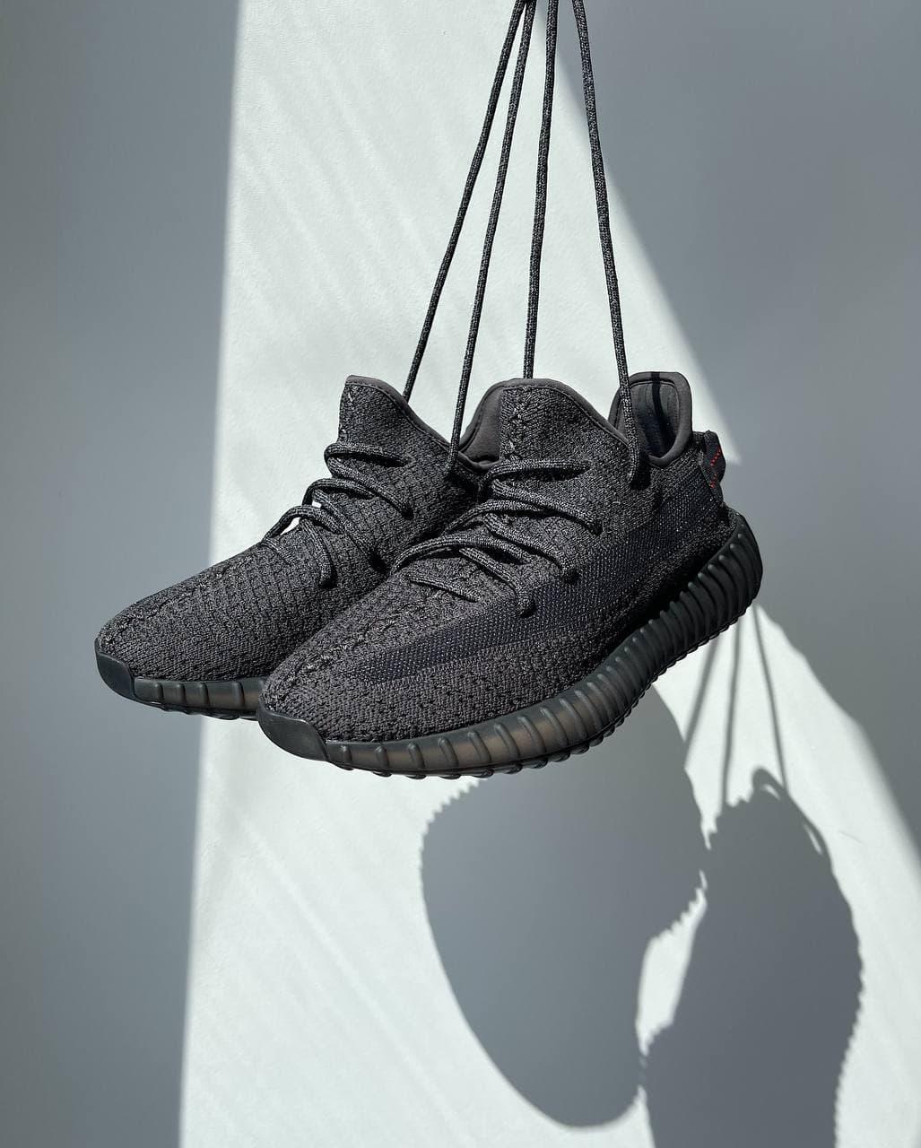 

Женские кроссовки Adidas Yeezy Boost 350 v2 Black Static / Адидас Изи Буст 350 в2 Черные Рефлективные 39, Черный