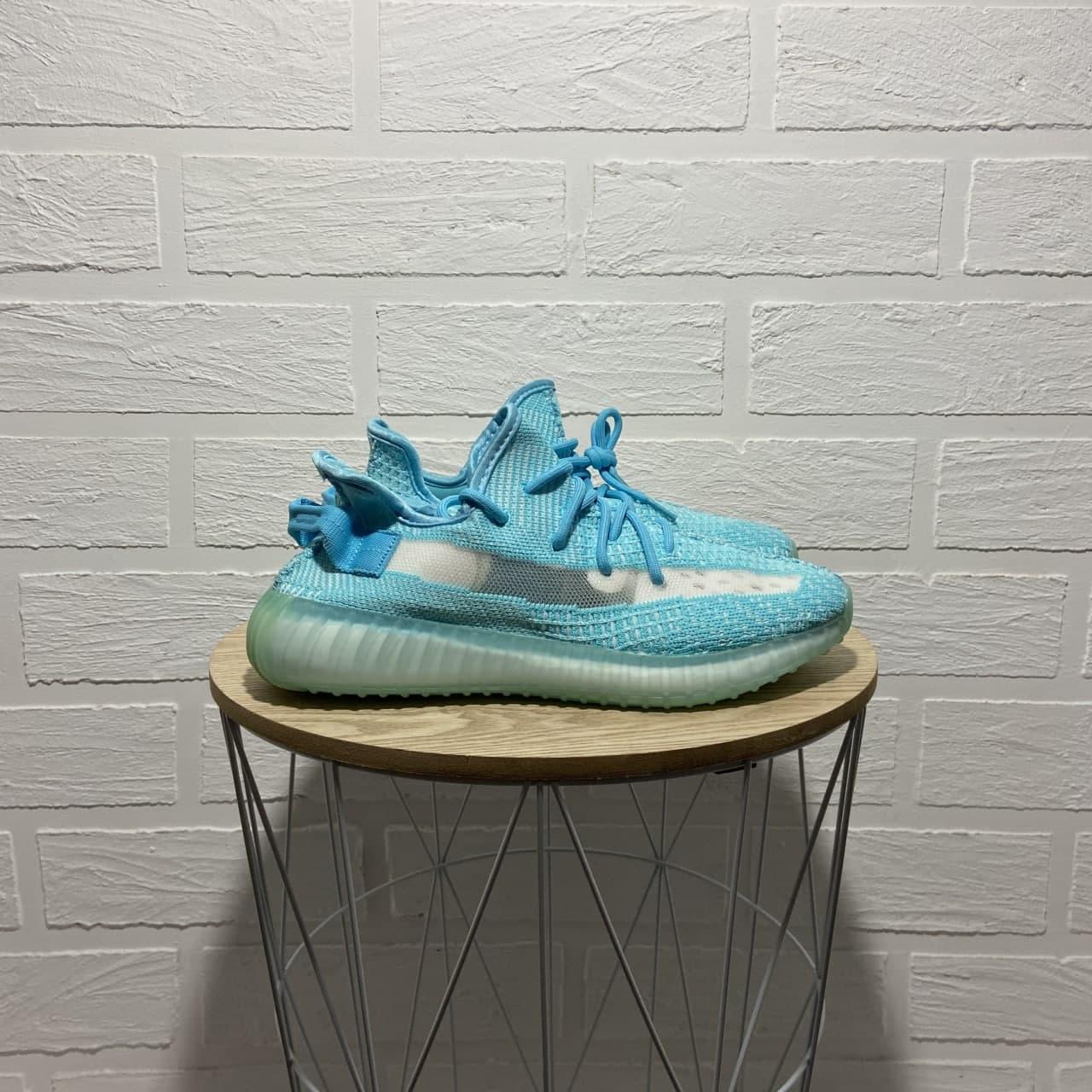 

Женские Кроссовки Adidas Yeezy Boost 350 v2 Bluewater / Адидас Изи Буст 350 в2 Голубые 41, Голубой