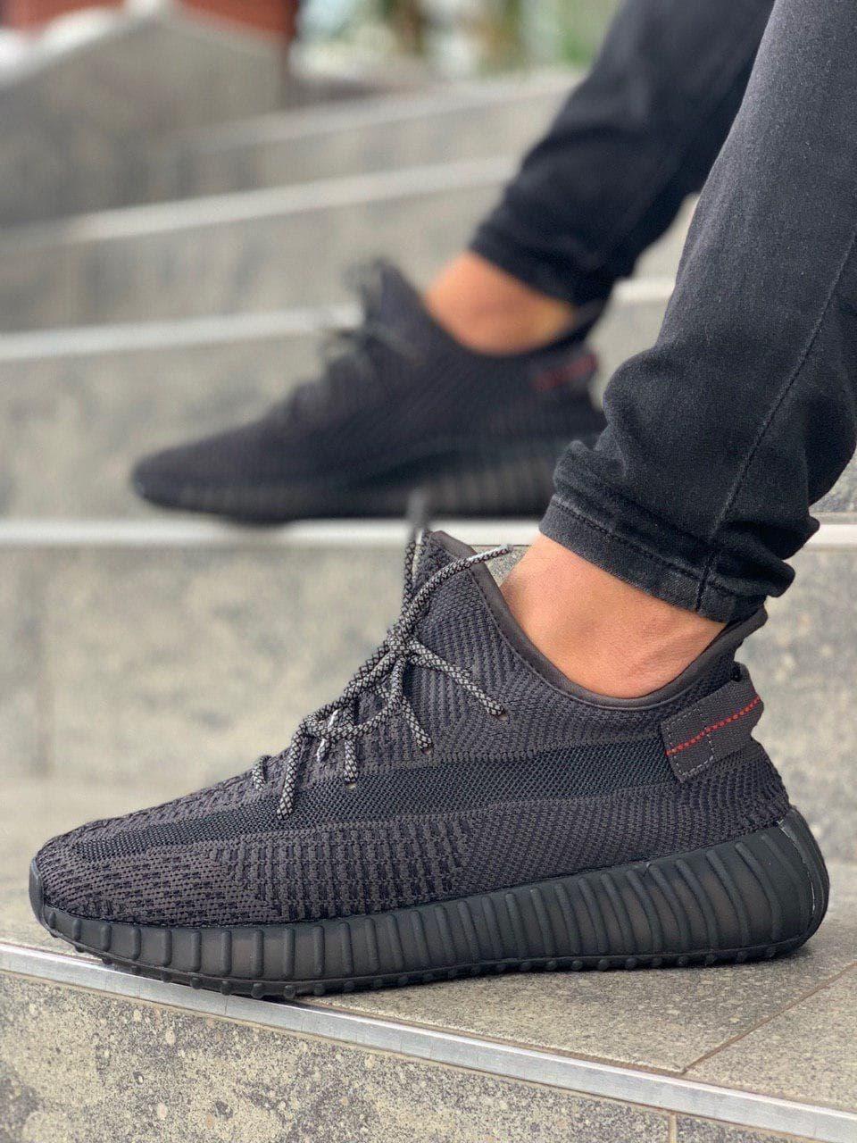 

Женские кроссовки Adidas Yeezy Boost 350 v2 Black Reflective laces / Адидас Изи Буст 350 в2 Черные 40, Черный