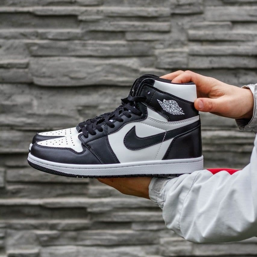 

Мужские кроссовки Nike Air Jordan Retro 1 Black White / Найк Аир Джордан Ретро 1 Черные Белые, Черный