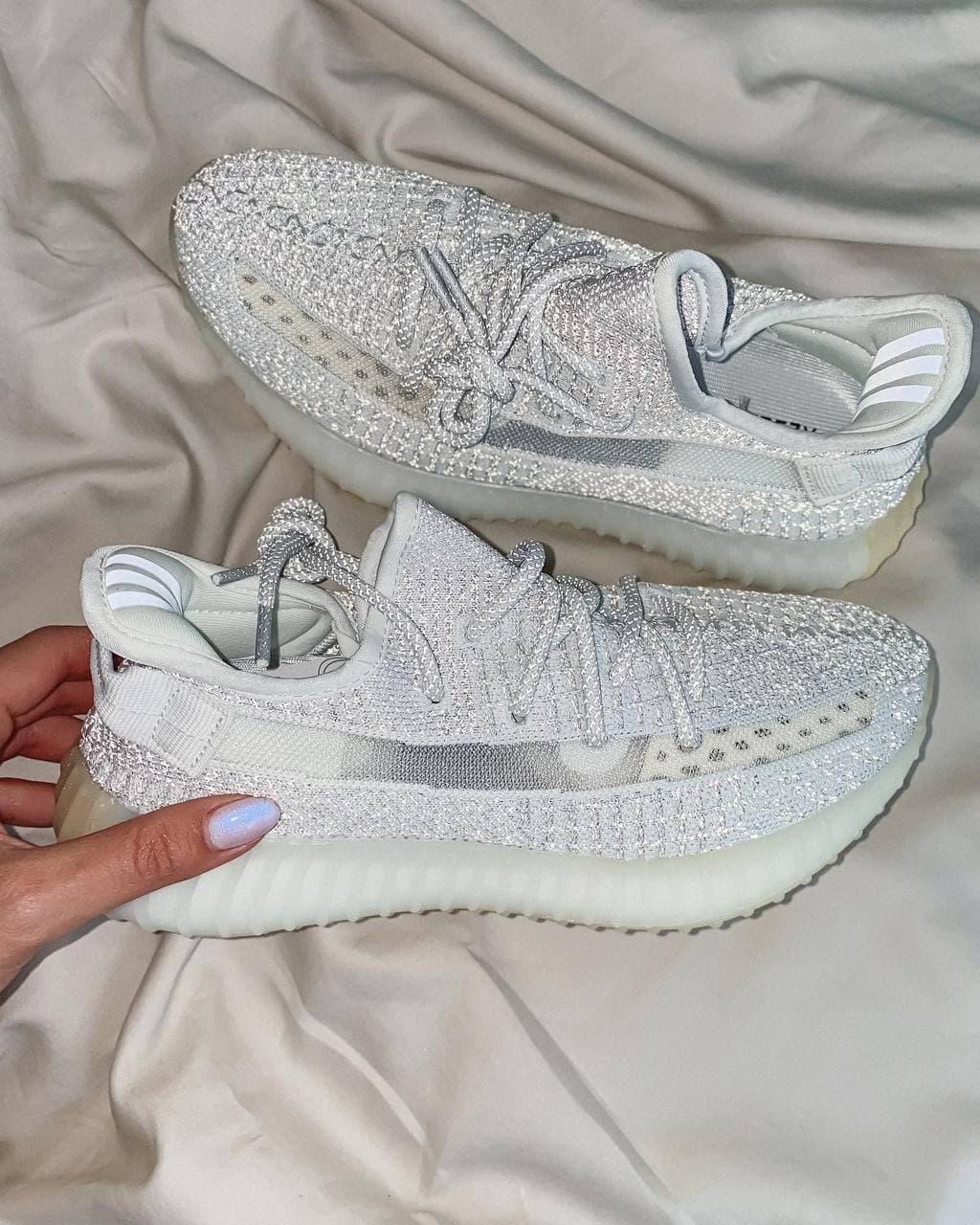 

Женские кроссовки Adidas Yeezy Boost 350 v2 Static Reflective / Адидас Изи Буст 350 в2 Рефлективные 37, Светло-серый