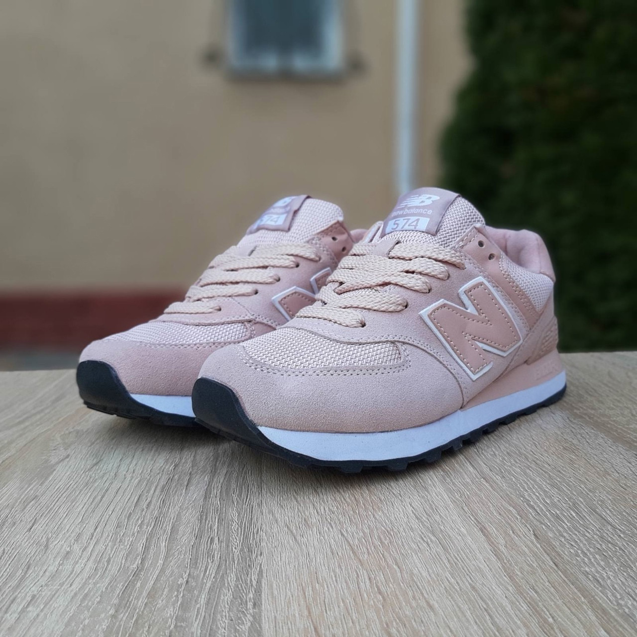 

New Balance 574 женские демисезонные пудровые кроссовки на шнурках. Весенние женские на сетке кроссы, Пудра