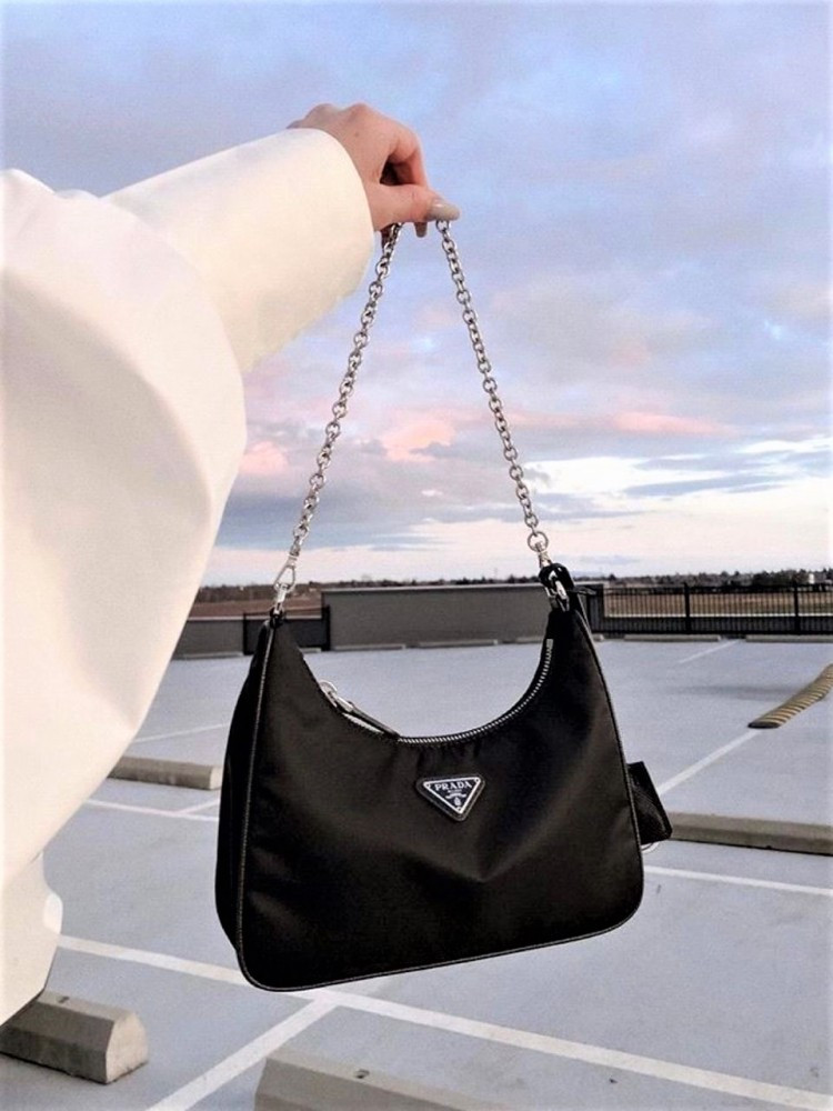 

Женская сумка Prada Nylon Shoulder Bag Black, Черный