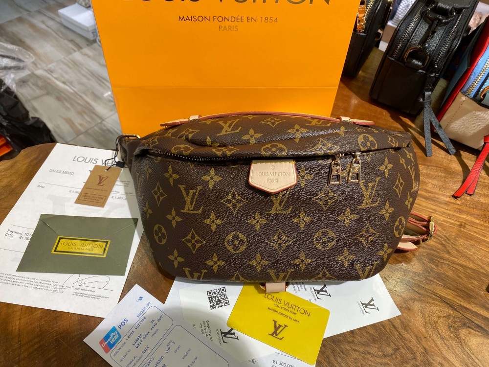 

Поясная сумка Louis Vuitton Bumbag Monogram AAA