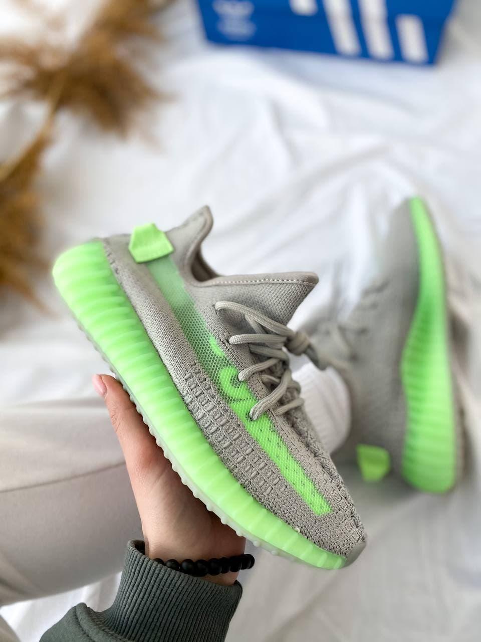 

Женские кроссовки Adidas Yeezy Boost 350 v2 Grey Light Green / Адидас Изи Буст 350 в2 Серый Салатовый 37