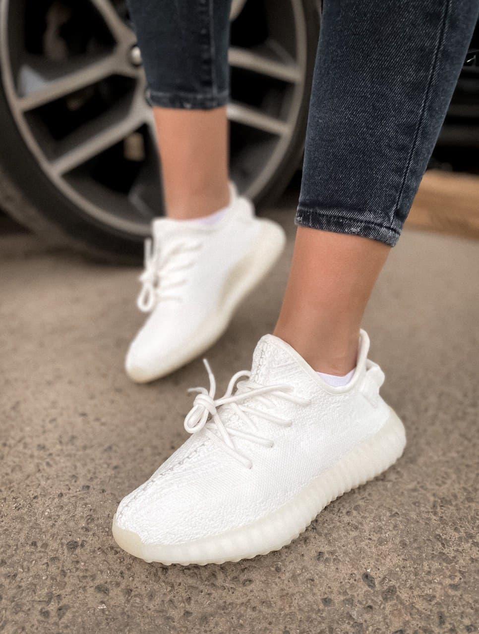 

Мужские кроссовки Adidas Yeezy Boost 350 v2 White / Адидас Изи Буст 350 в2 Белый 41