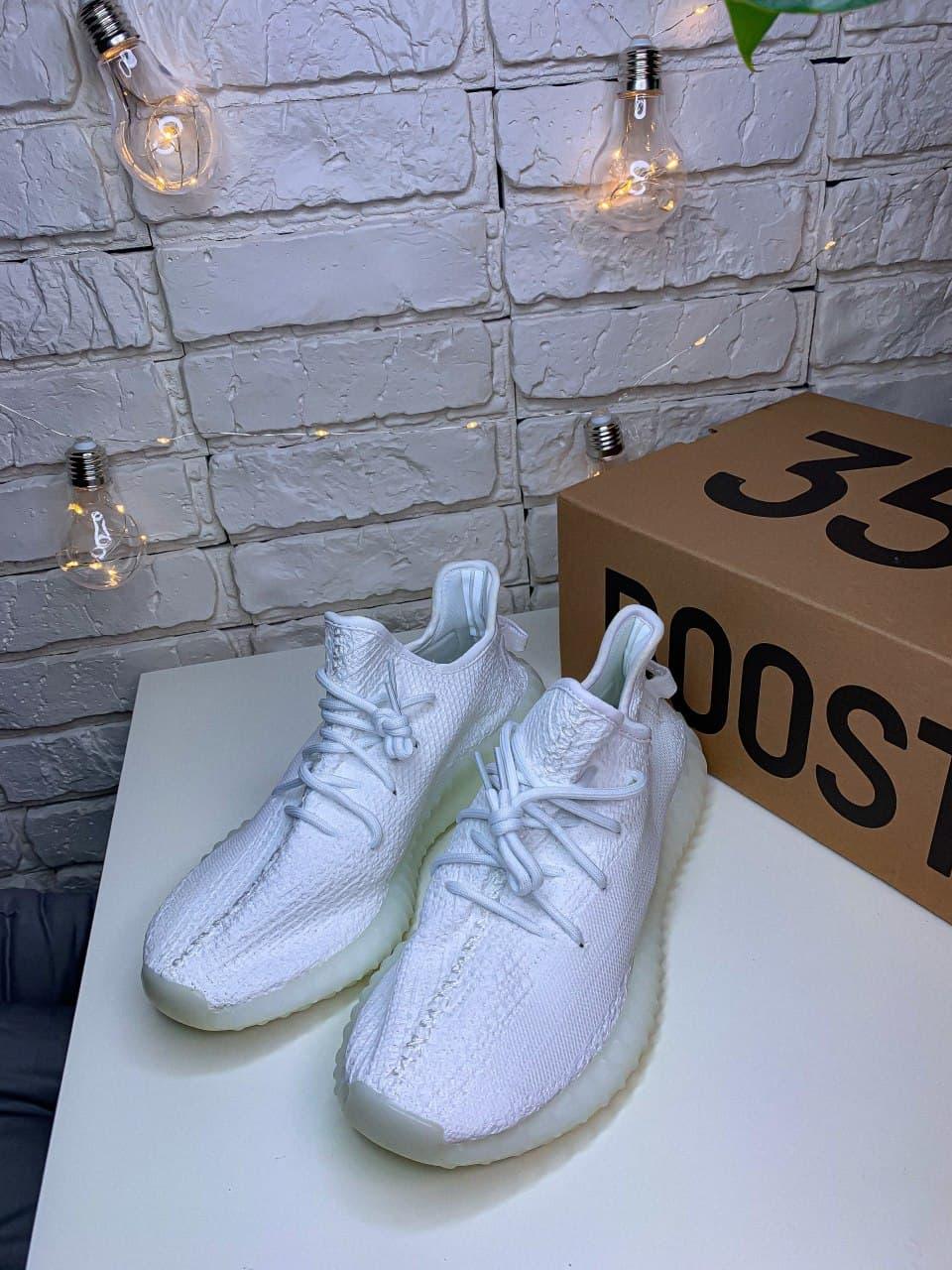 

Женские кроссовки Adidas Yeezy Boost 350 v2 White / Адидас Изи Буст 350 в2 Белые, Белый