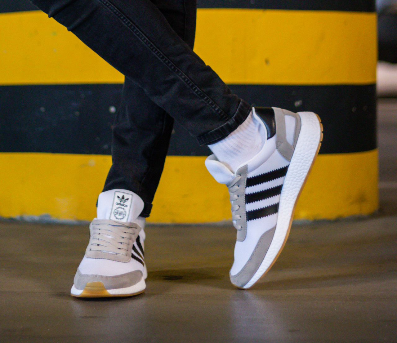 

Кроссовки мужские Adidas Iniki Runner Footwear White Адидас Иники Белые 43, Белый