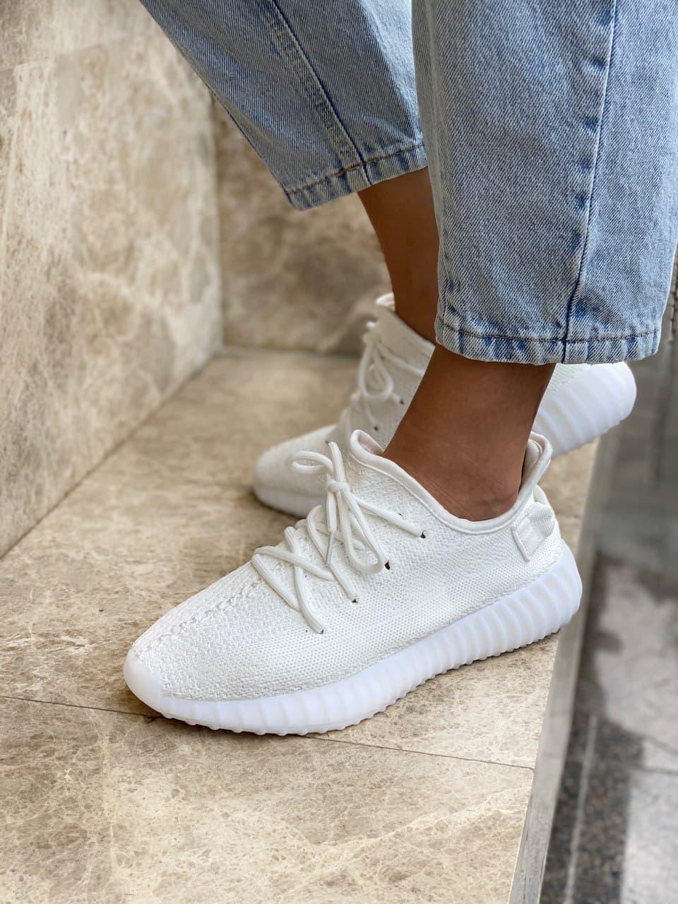 

Женские кроссовки Adidas Yeezy Boost 350 v2 White / Адидас Изи Буст 350 в2 Белые 38, Белый