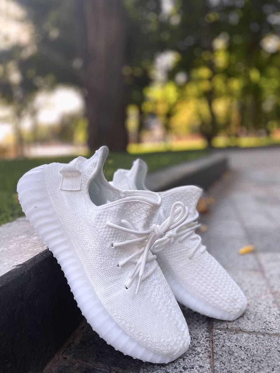 

Женские кроссовки Adidas Yeezy Boost 350 v2 White / Адидас Изи Буст 350 в2 Белые 39, Белый