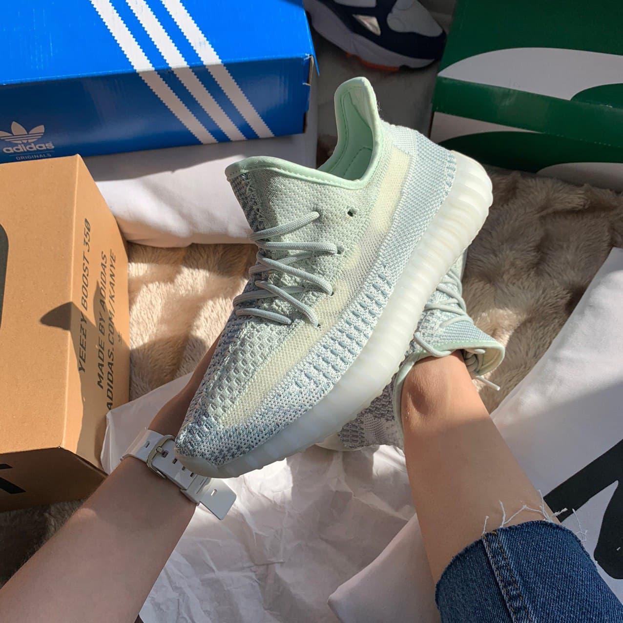 

Мужские кроссовки Adidas Yeezy Boost 350 v2 Cloud White / Адидас Изи Буст 350 в2 Белые 41, Белый