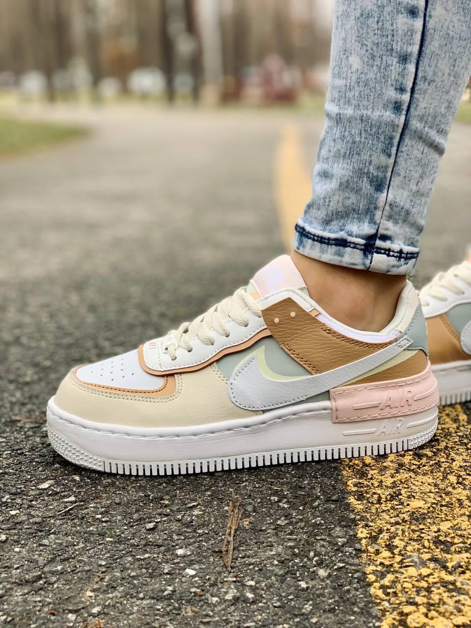 

Женские кожаные кроссовки Nike Air Force Shadow Beige, Бежевый