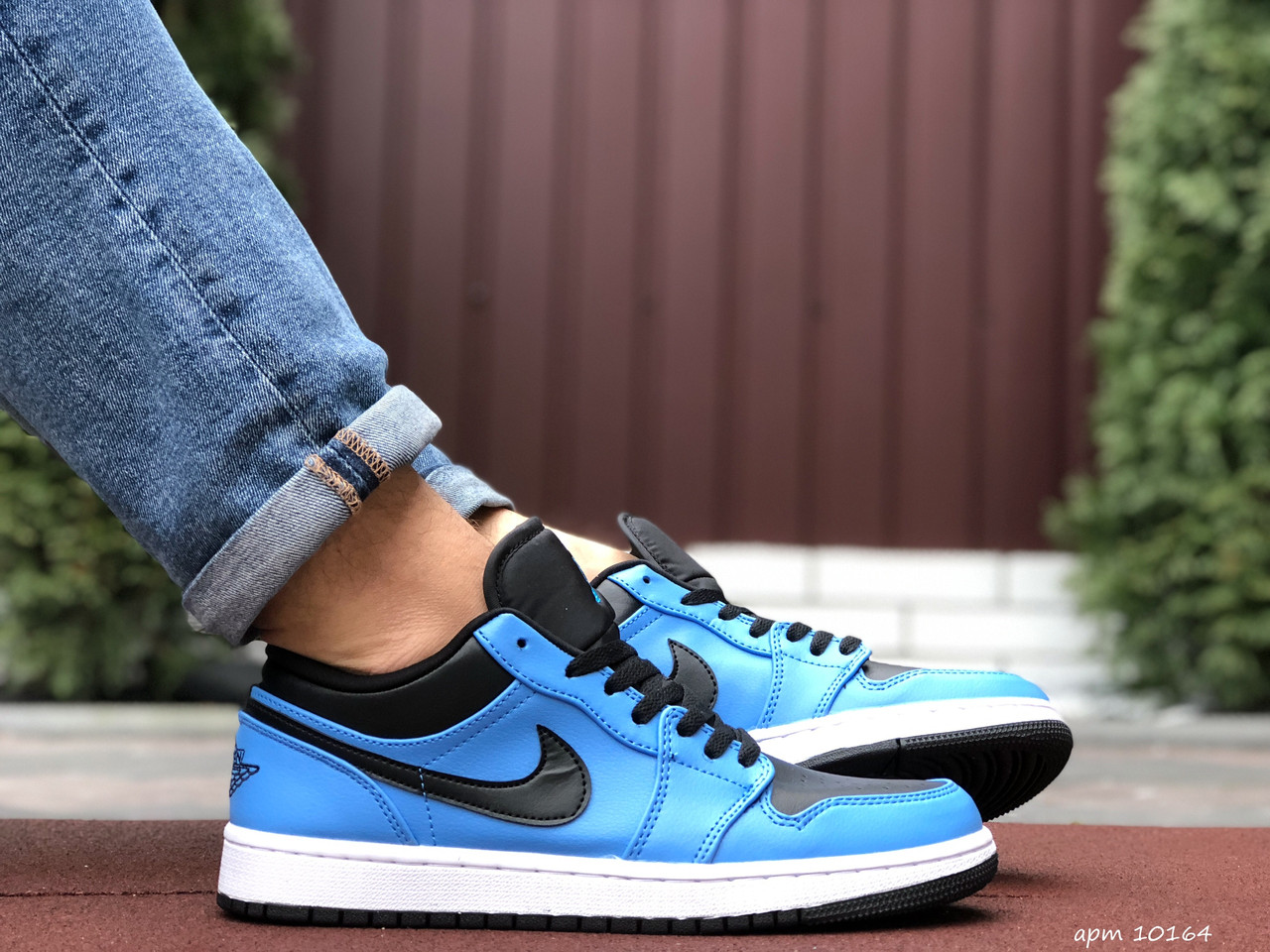 

Мужские демисезонные кроссовки Nike Air Jordan 1 Retro,синие с черным, Синий