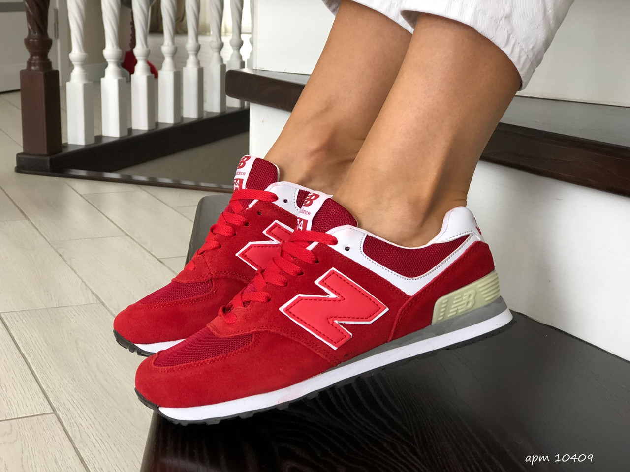 

Кроссовки New Balance 574 женские красные демисезон 40, Красный