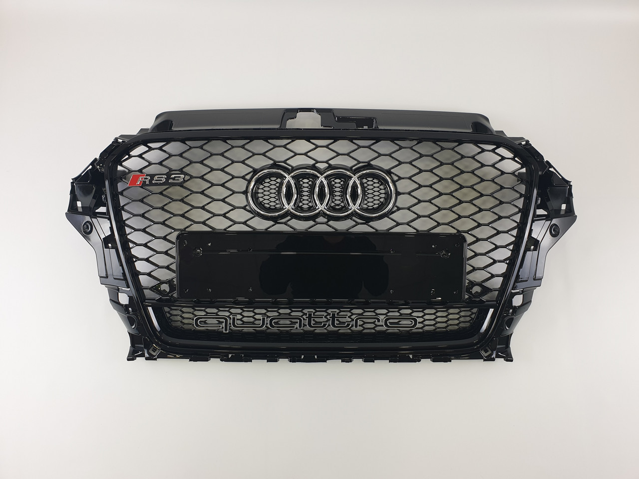 

Решетка радиатора Audi A3 RS 2013-2015 Full Black Quattro (chrome rings), Черный