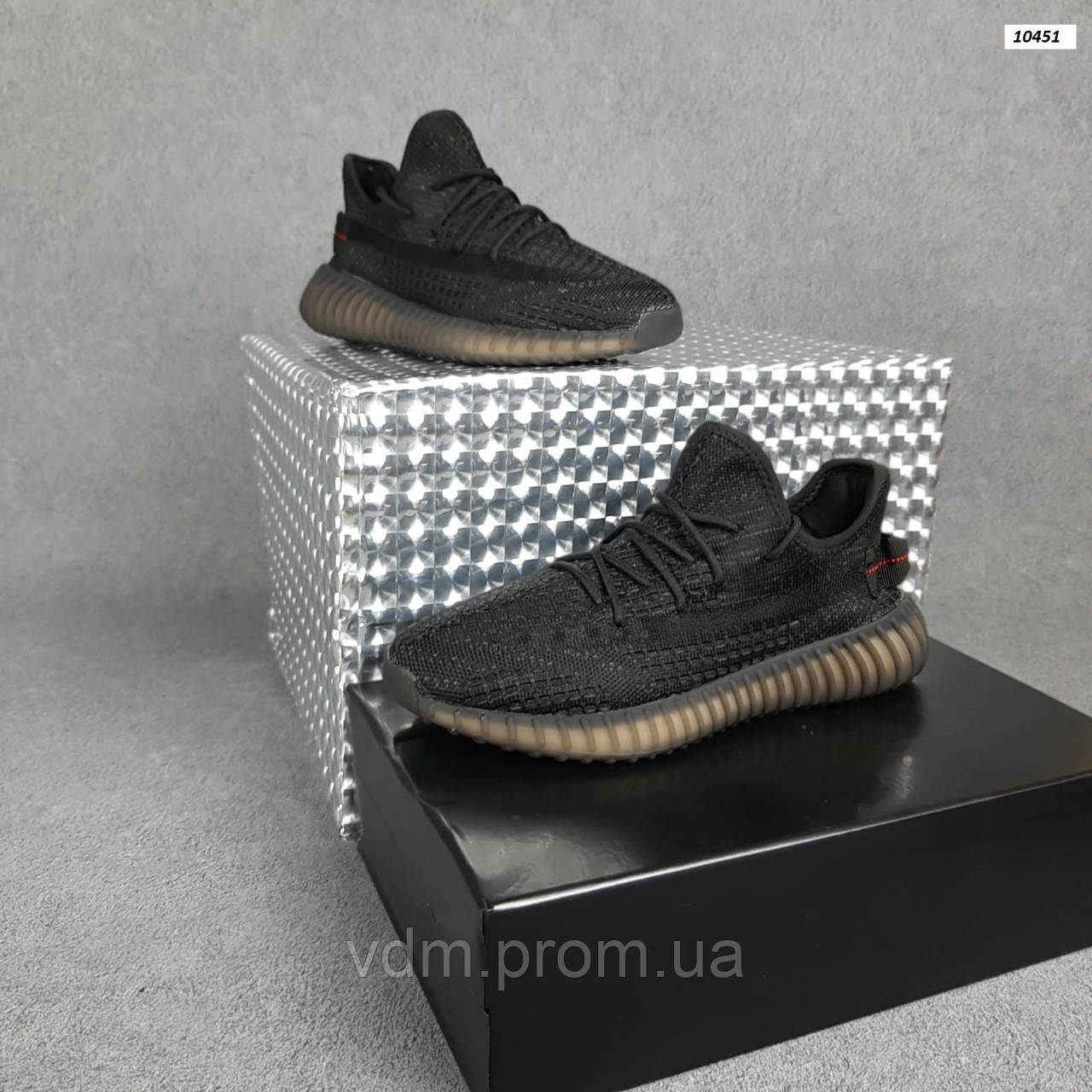 

Кроссовки мужские Adidas Yeezy Boost 350 в стиле Адидас Изи Буст, текстиль код OD-10451. Черные 46, Черный