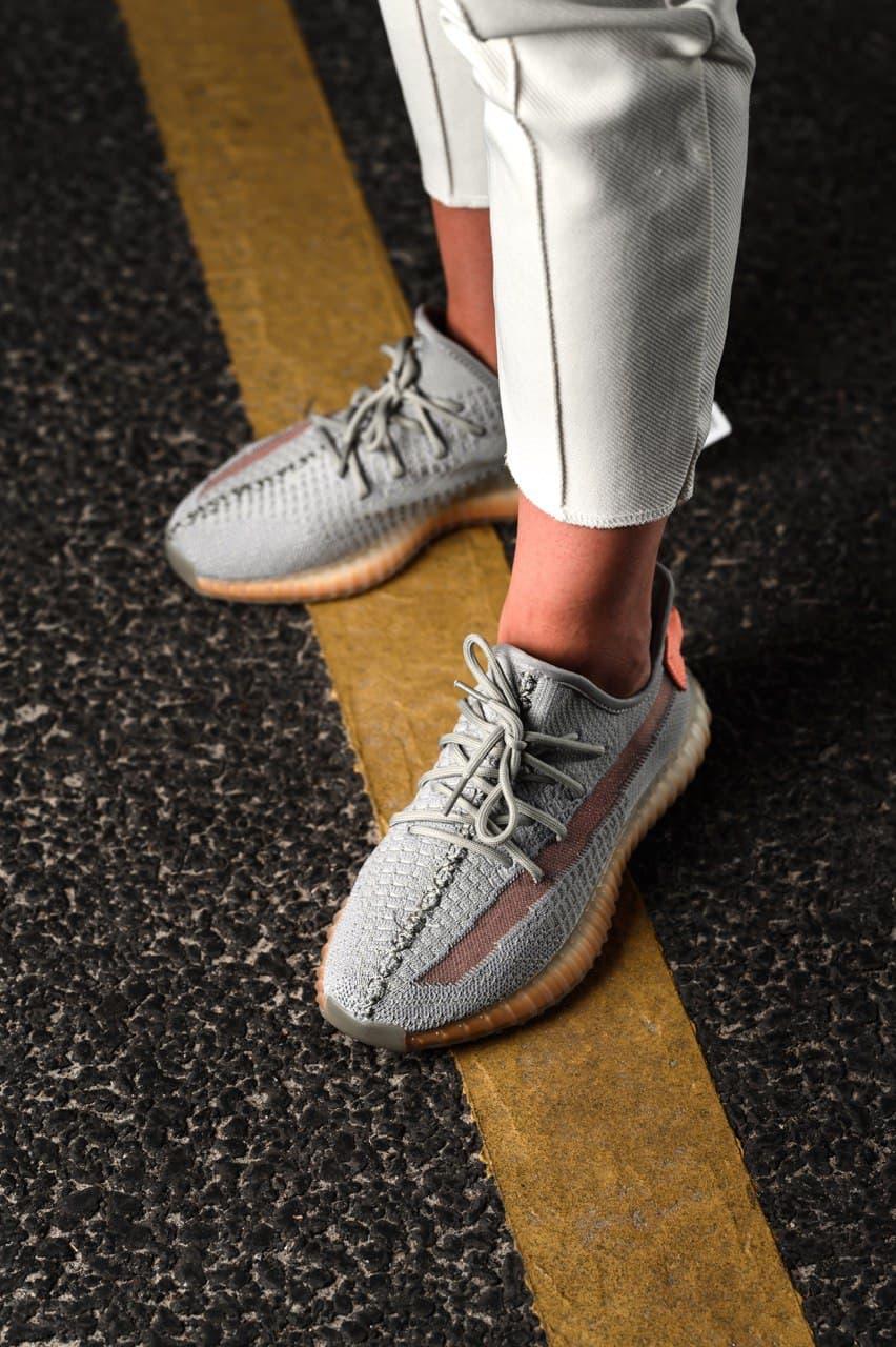 

Мужские кроссовки Adidas Yeezy Boost 350 v2 True Form Grey / Адидас Изи Буст 350 в2 Серые, Серый