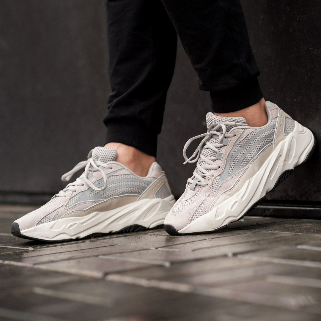 

Мужские кроссовки Adidas Yeezy Boost 700, серые. Размеры (41,42,45), Серый