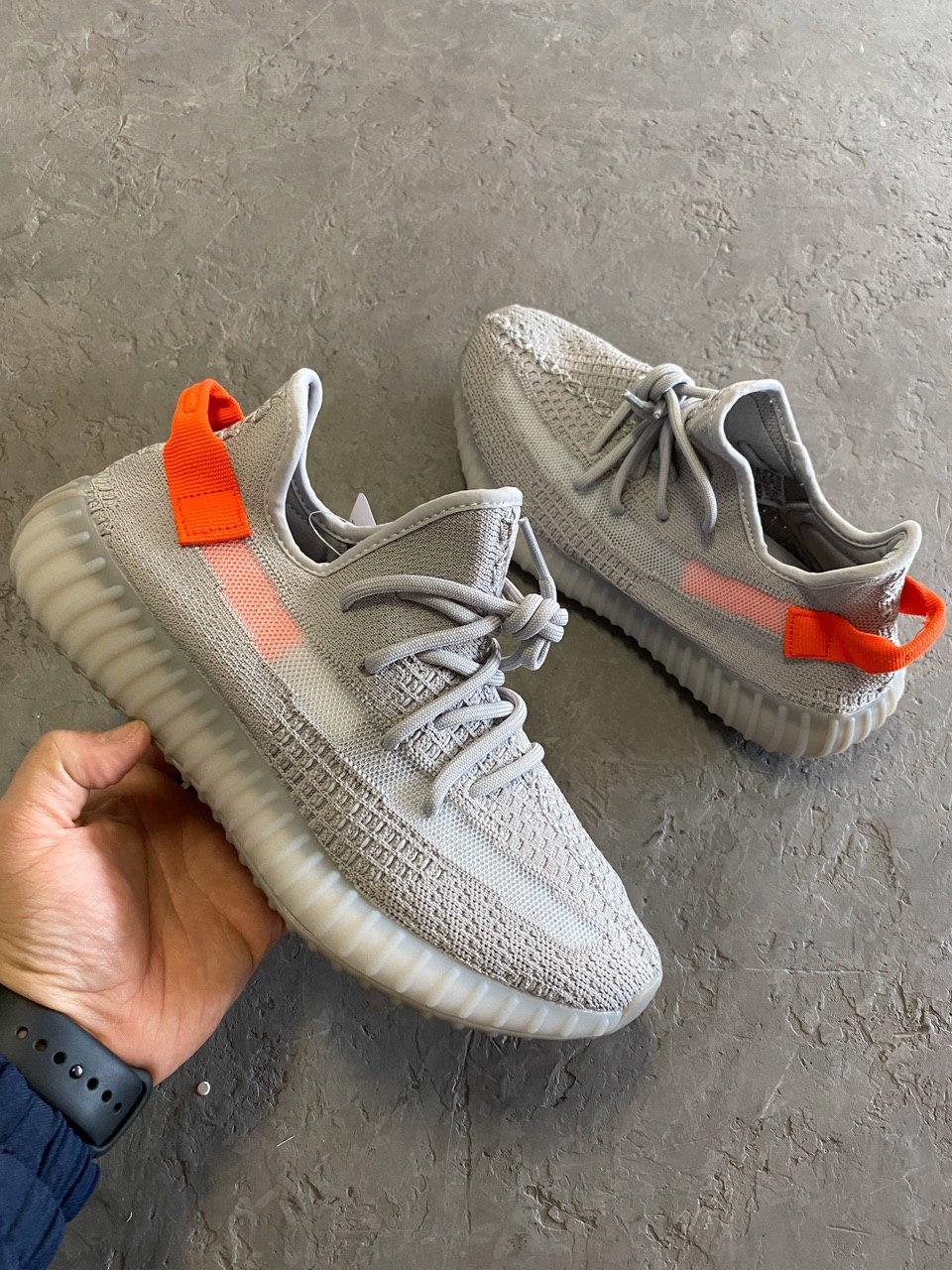 

Кроссовки мужские Adidas Yeezy 350 Tail Light (адидас изи буст тэил лайт), Серый