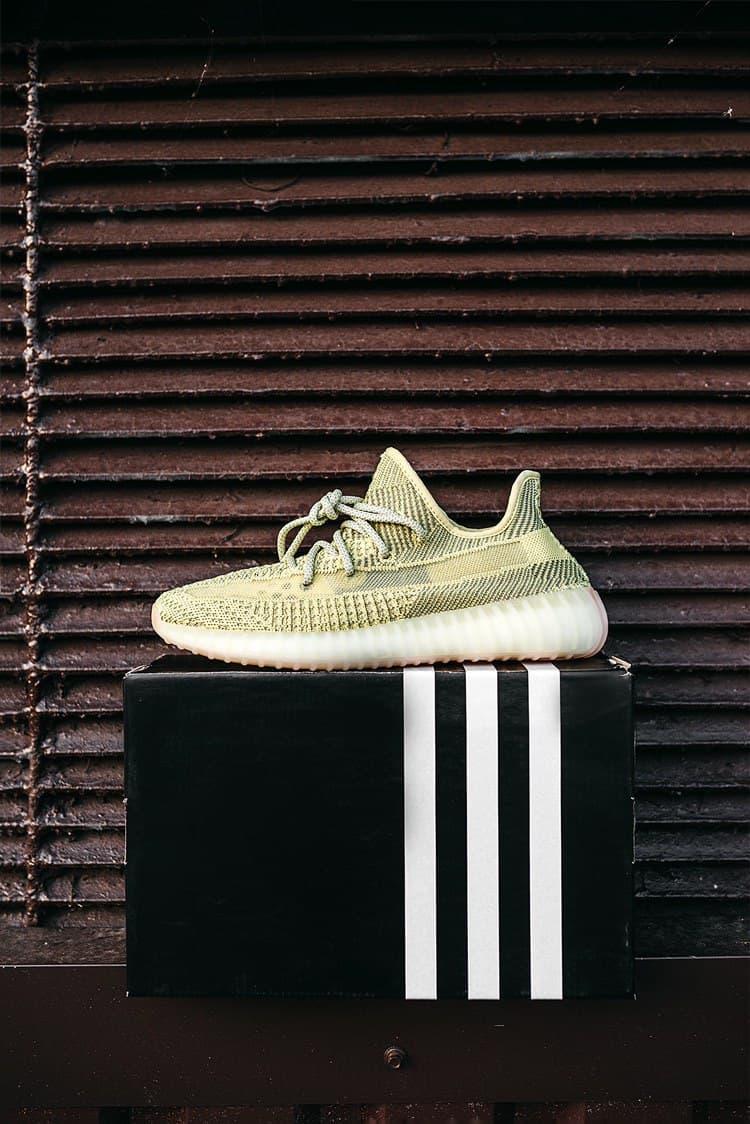 

Женские кроссовки Adidas Yeezy Boost 350 v2 Antila Reflective Yellow / Адидас Изи Буст 350 в2 Антила Желтые, Желтый