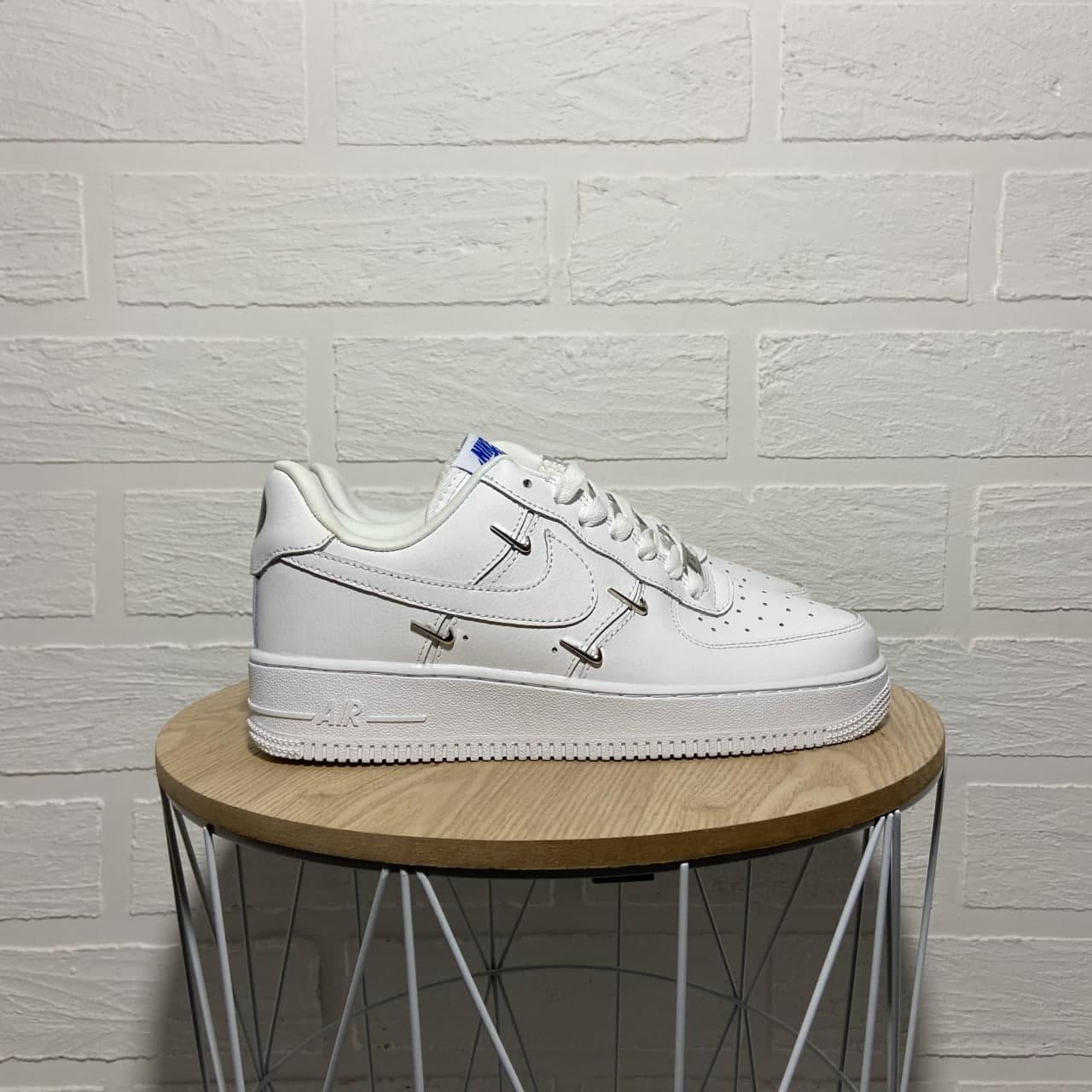 

Женские Кроссовки Nike Air Force 1 LX Chrome Swooshees White / Найк Аир Форс 1 Белый 37