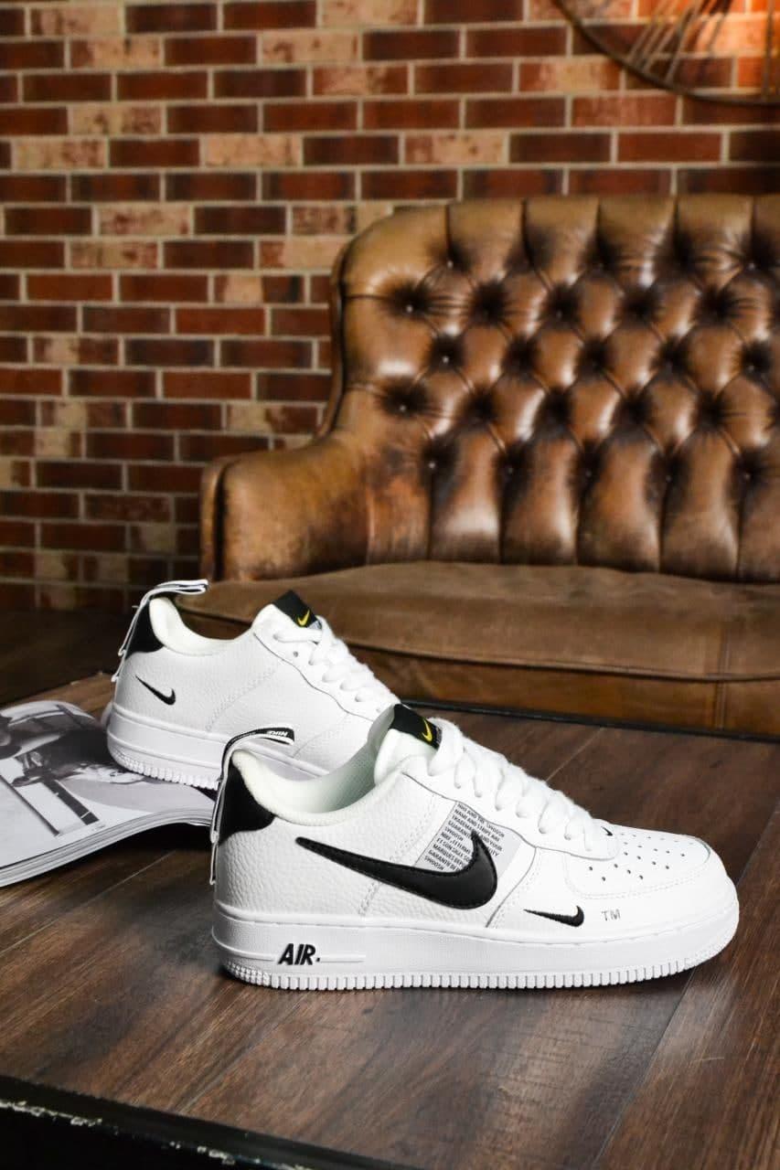 

Мужские кроссовки Nike Air Force 1 07 Lv8 Ultra White / Найк Аир Форс 1 07 Лв8 Ультра Белые 43, Белый