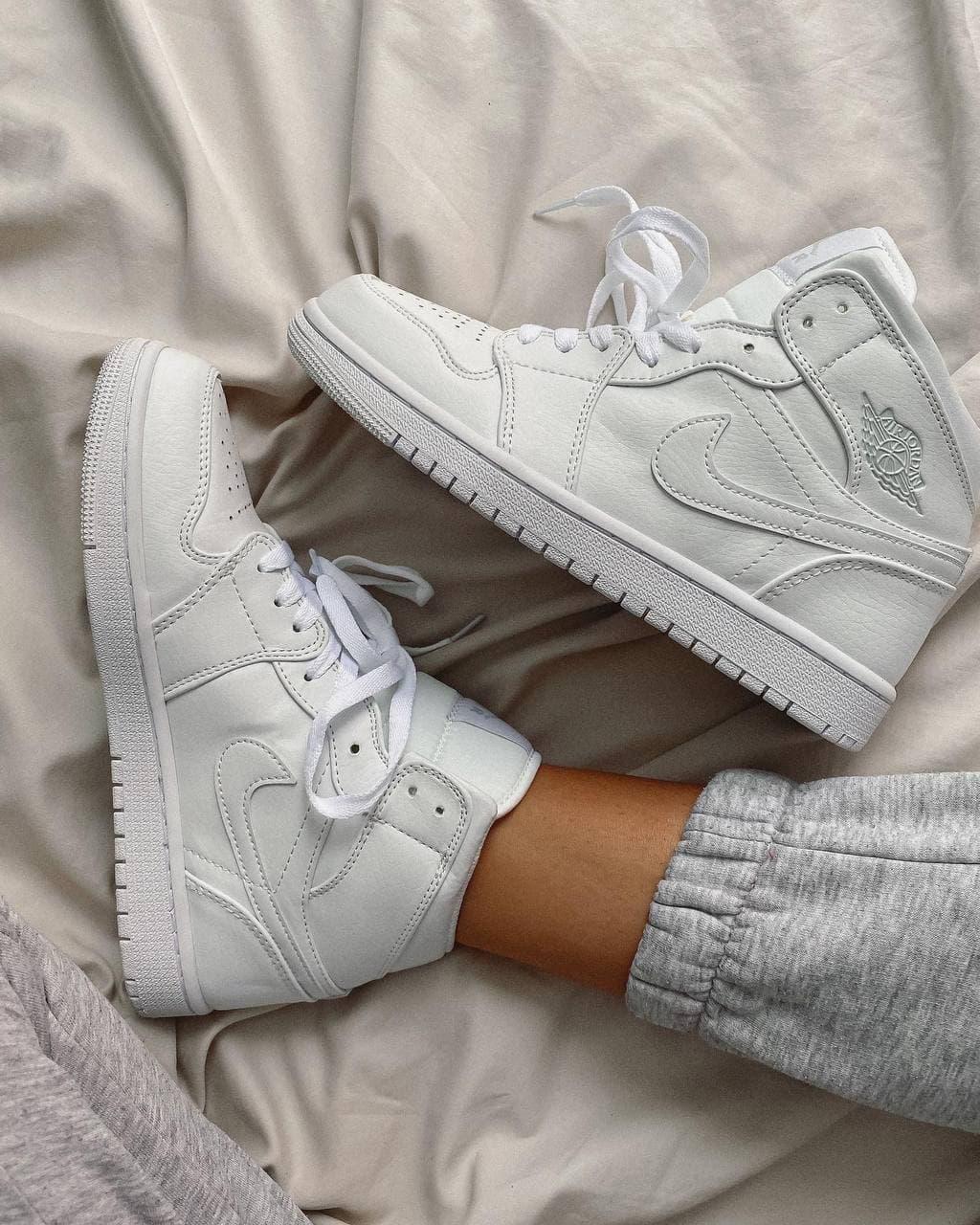 

Мужские кроссовки Nike Air Jordan Retro 1 White / Найк Аир Джордан Ретро 1 Белые, Белый