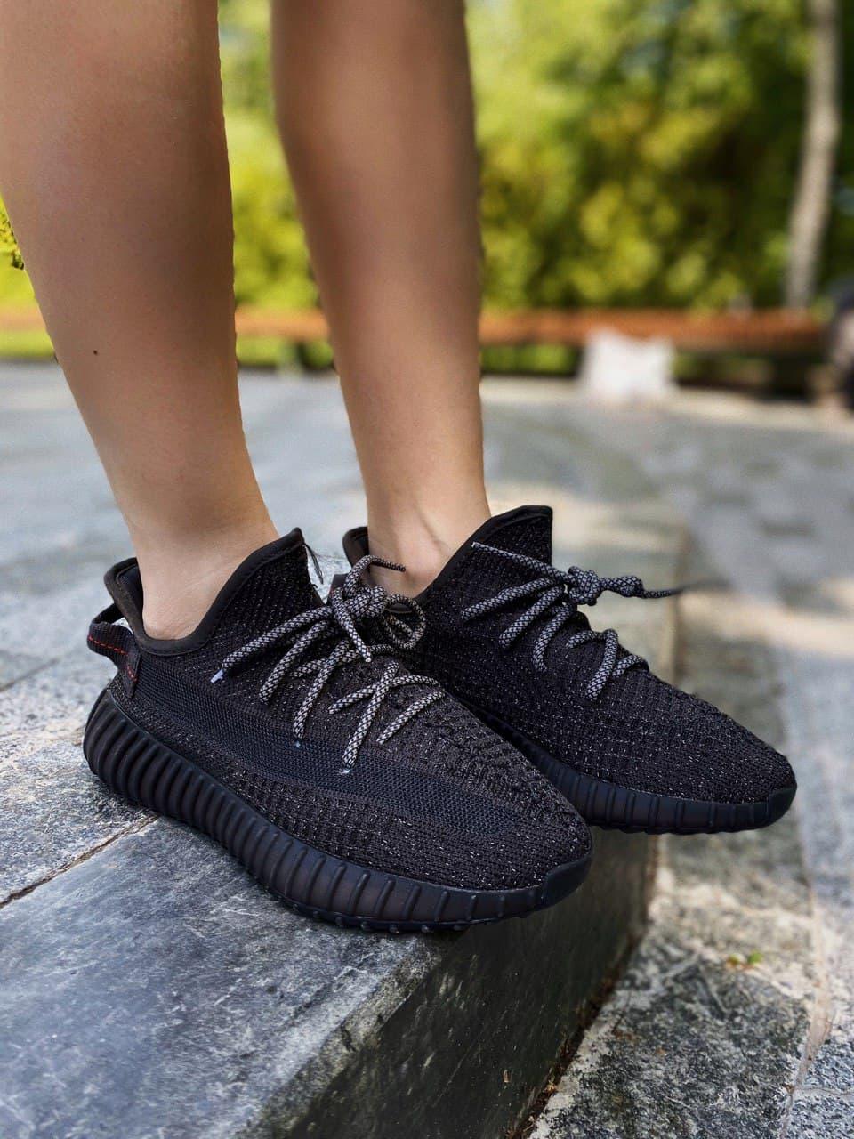 

Женские кроссовки Adidas Yeezy Boost 350 v2 Black Static / Адидас Изи Буст 350 в2 Черные Рефлективные 41, Черный