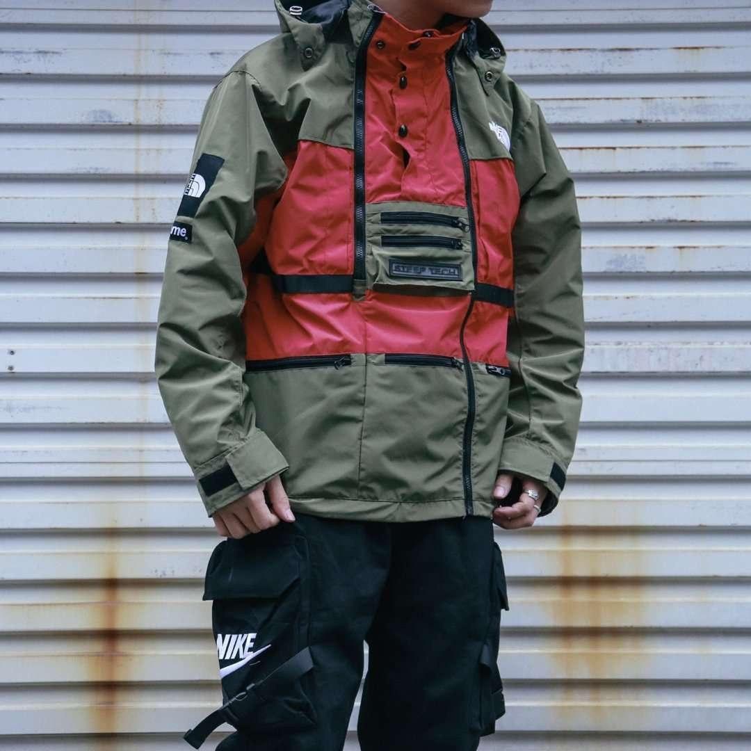 

Куртка Supreme x The North Face SteepTech Red/Haki / Суприм х Зе Норт Фейс Степ Теч Рэд/Хаки M