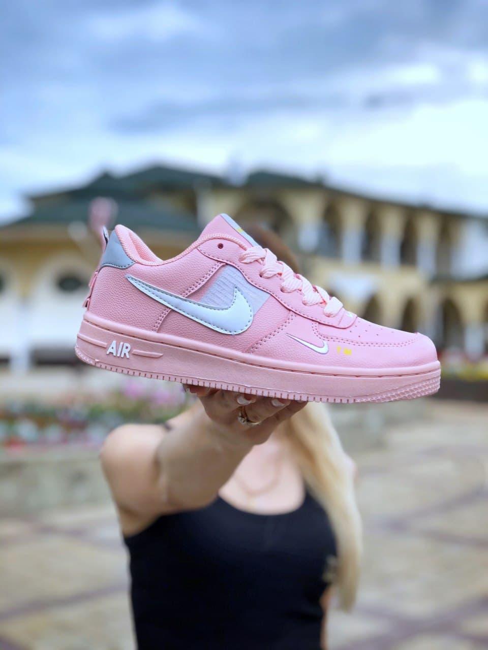 

Женские кроссовки Nike Air Force 1 07 Lv8 Ultra Pink / Найк Аир Форс 1 07 Лв8 Ультра Розовые 38, Розовый