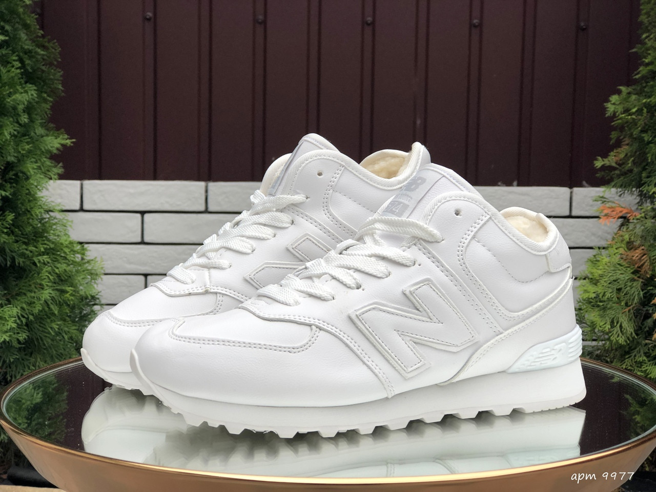 

Кросівки чоловічі в стилі New Balance 574 білі ( зима )