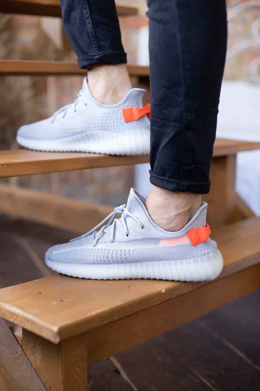 

Мужские кроссовки Adidas Yeezy Boost 350 v2 Tail Light / Адидас Изи Буст 350 в2 Серые 41, Серый