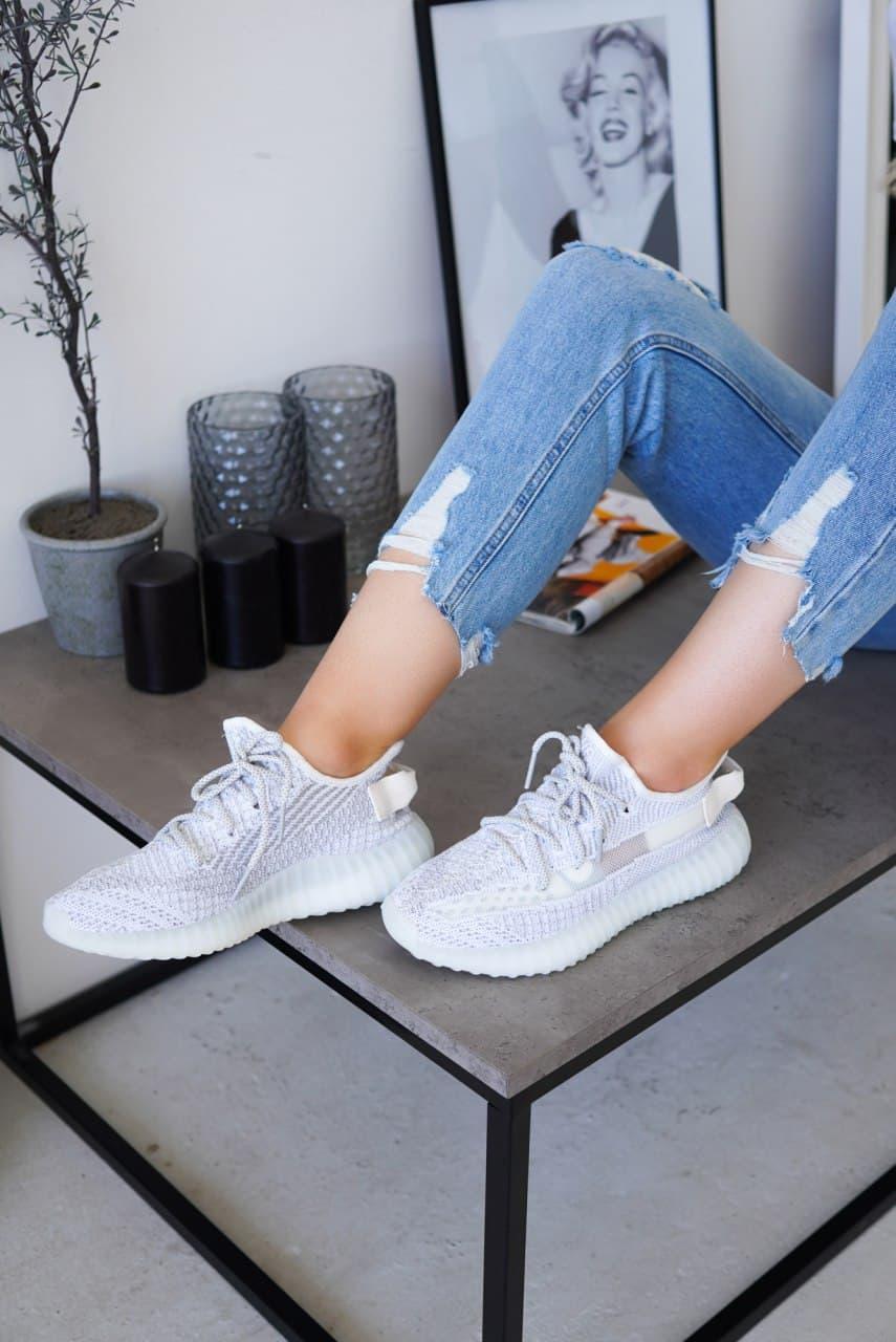 

Мужские кроссовки Adidas Yeezy Boost 350 v2 Static Reflective / Адидас Изи Буст 350 в2 Рефлективные 45, Светло-серый