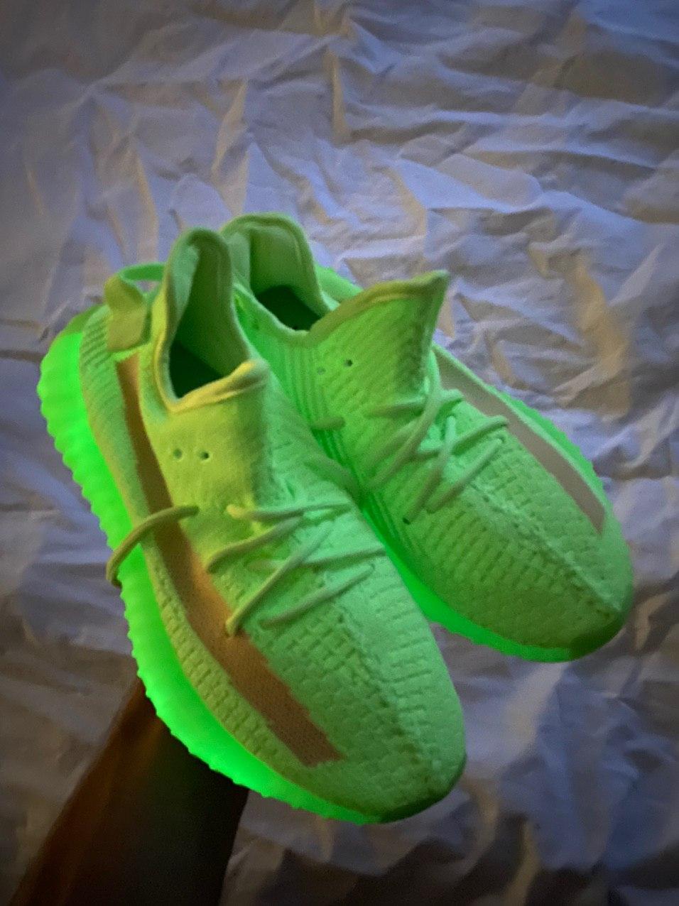 

Женские кроссовки Adidas Yeezy Boost 350 v2 Green / Адидас Изи Буст 350 в2 Зеленые, Зеленый