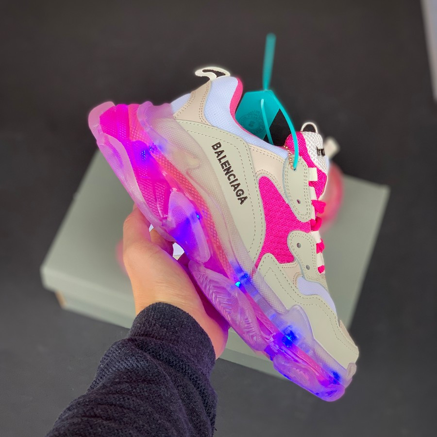 

Triple S Clear Sole White/Pink Lights (37)