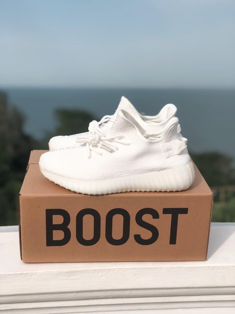 

Женские кроссовки Adidas Yeezy Boost 350 v2 White / Адидас Изи Буст 350 в2 Белые 39, Белый