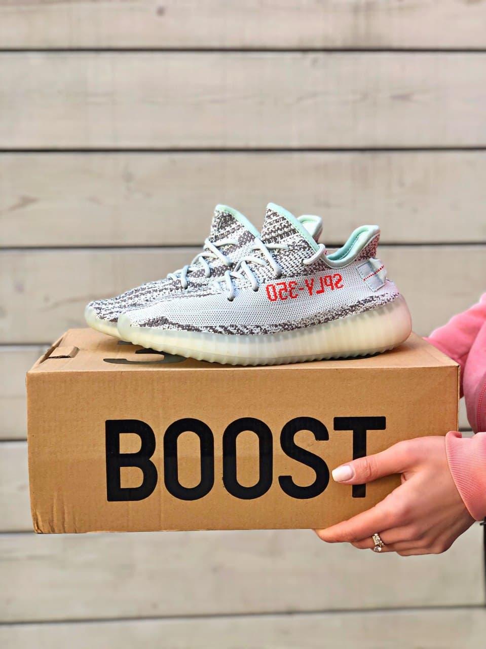 

Женские кроссовки Adidas Yeezy Boost 350 v2 Zebra Grey / Адидас Изи Буст 350 в2 Зебра Серые 38, Серый