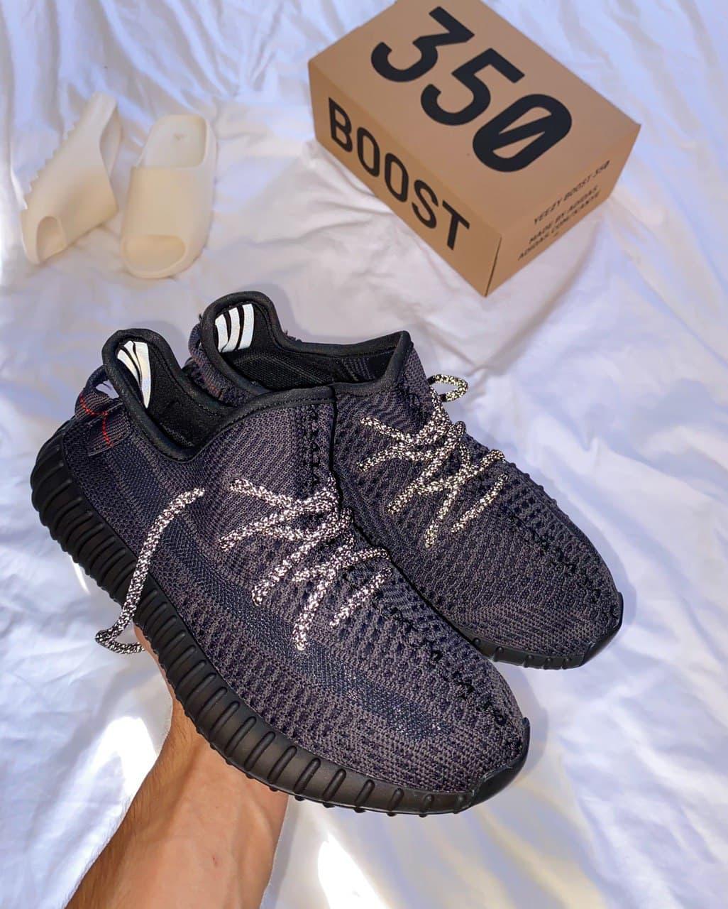 

Мужские кроссовки Adidas Yeezy Boost 350 v2 Black Reflective laces / Адидас Изи Буст 350 в2 Черные 41, Черный