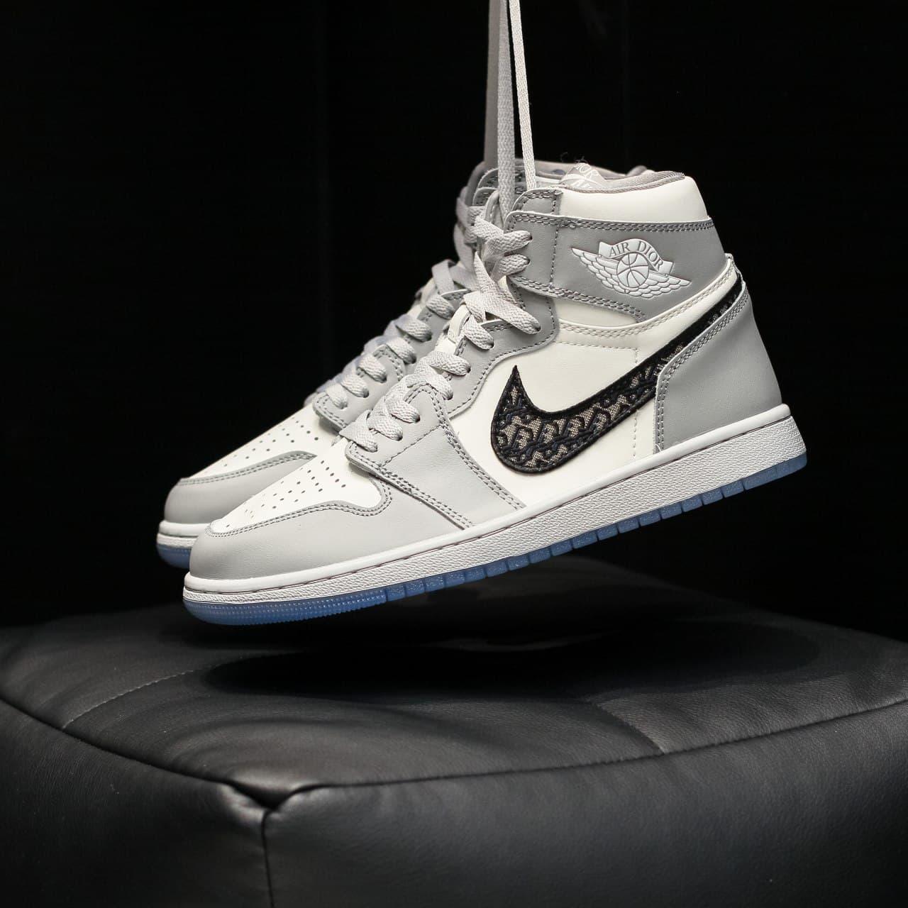 

Мужские кроссовки Nike Air Jordan Retro 1 x Dior Grey White / Найк Аир Джордан Ретро 1 Диор Серые Белые 41, Серый