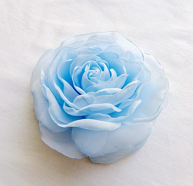 Брошка квітка з тканини ручної роботи Блакитна троянда -купіть- в інтернет-магазині AnnaRose