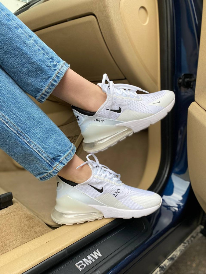 

Женские кроссовки Nike Air Max 270 White/Black 39 (25.0см.)