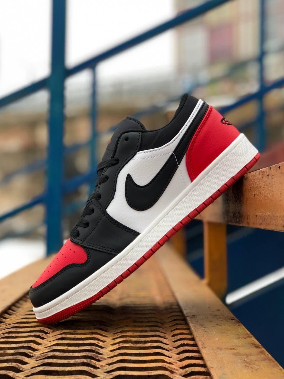 

Мужские кроссовки Nike Air Jordan Retro 1 Low Black Red / Найк Аир Джордан Ретро 1 Лоу Черные Белые Красные 43, Красный