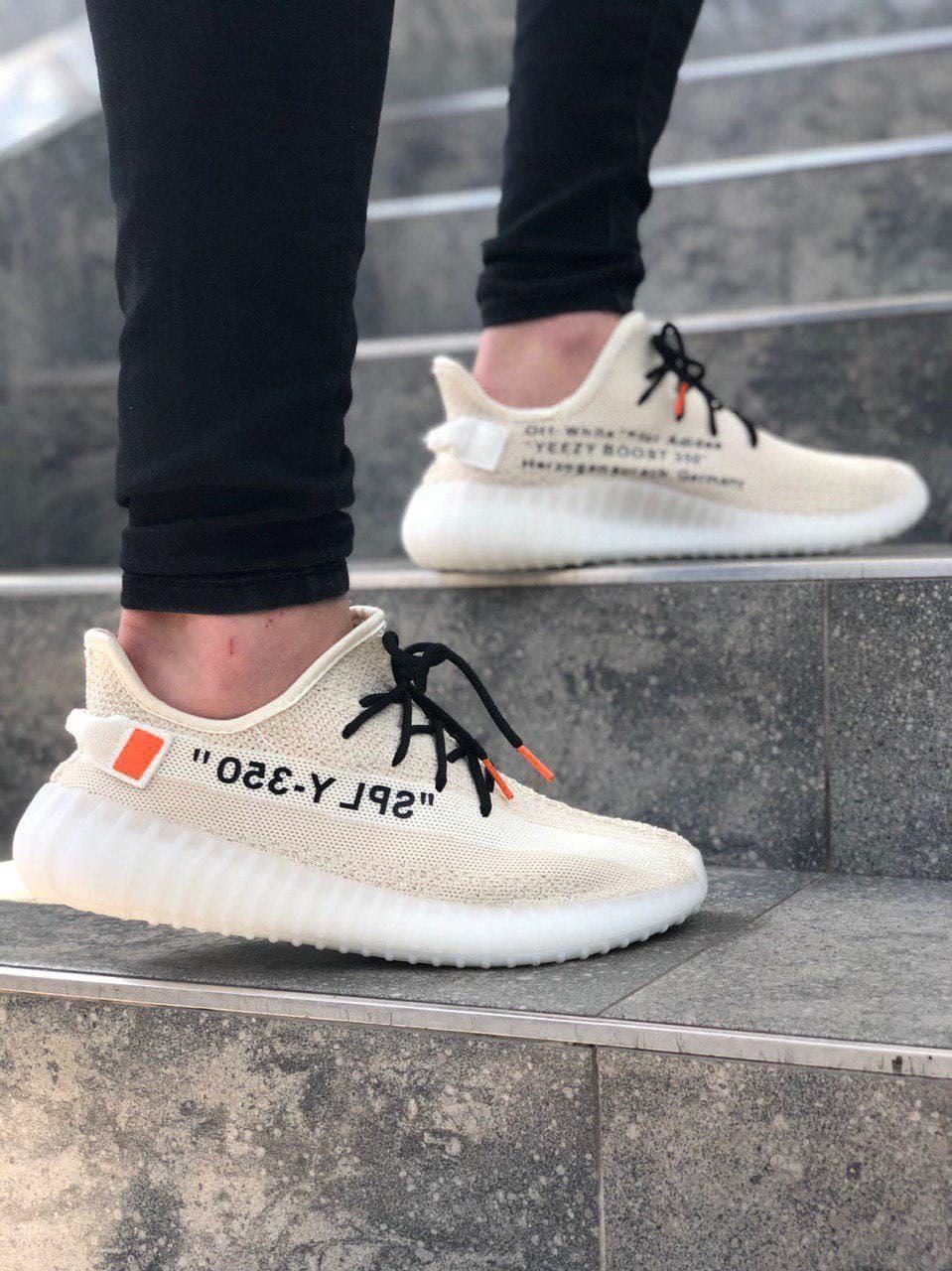 

Мужские кроссовки Adidas Yeezy Boost 350 v2 Off-White / Адидас Изи Буст 350 в2 Оф-Вайт Кремовые 45, Кремовый